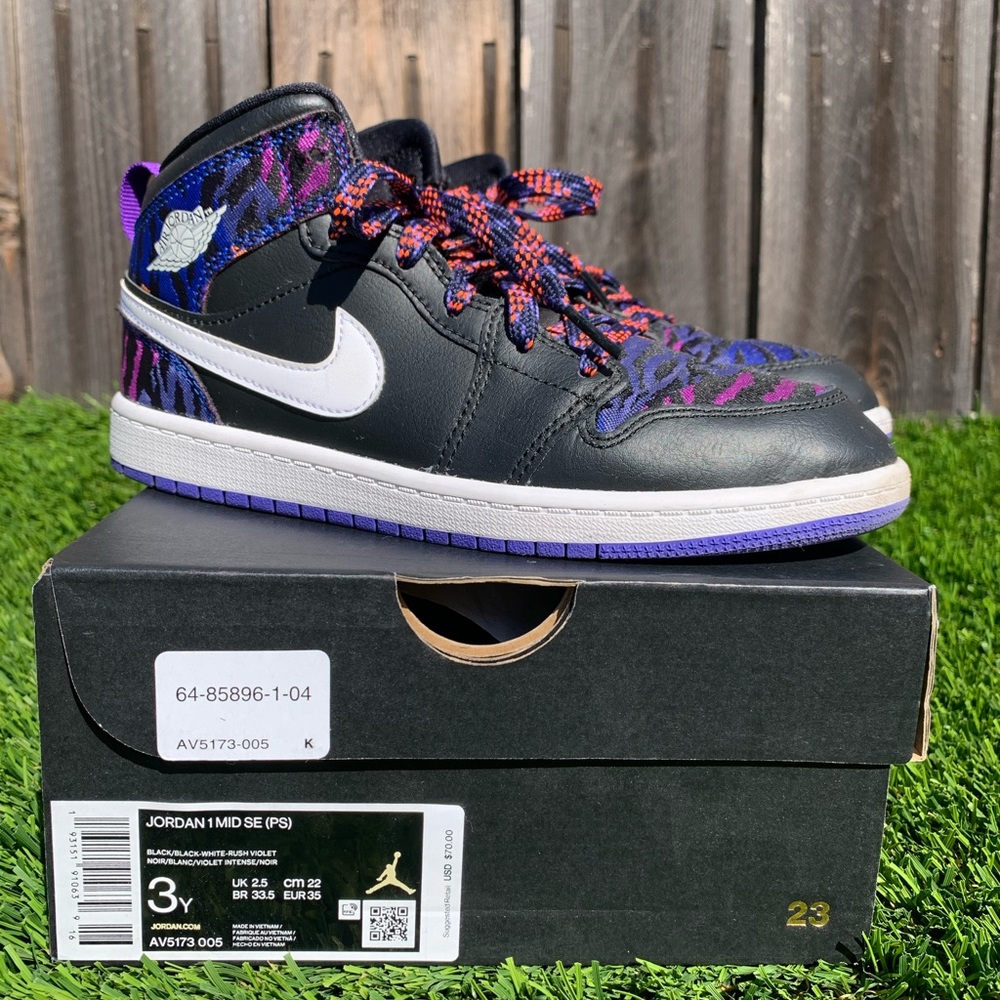 Jordan 1 Mid SE (PE) / Size 3Y